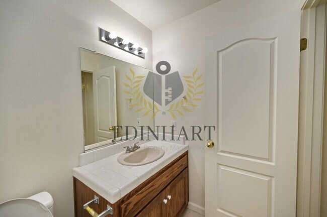 Building Photo - 2233 E Christopher Dr