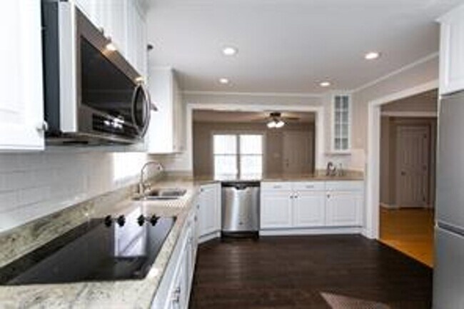 Building Photo - Call Sabrina at 757-767-0767 for more information