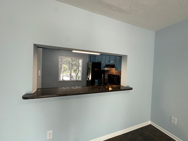 Building Photo - 105 Scotts Point