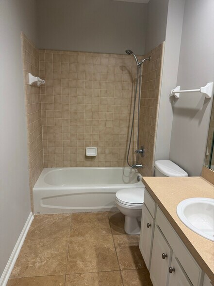 Building Photo - 6479 Silver Glen Dr