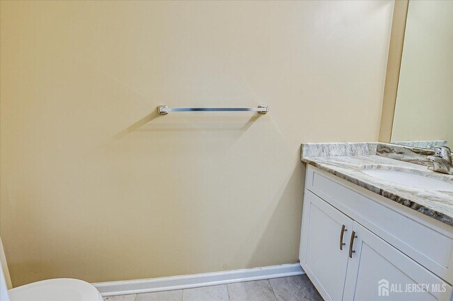 Building Photo - 169 Metuchen Ave