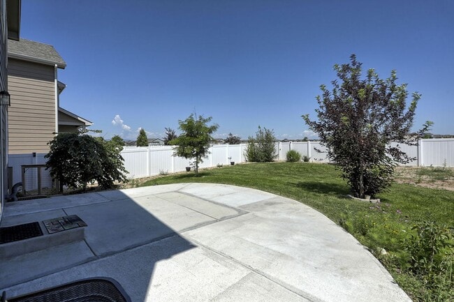 Building Photo - 1748 Ruddlesway Dr