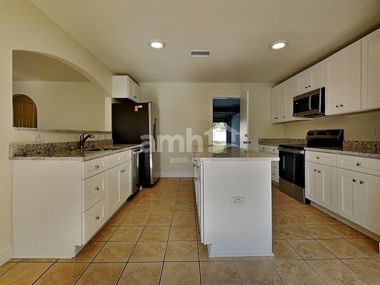 Building Photo - 1019 Brenton Leaf Dr
