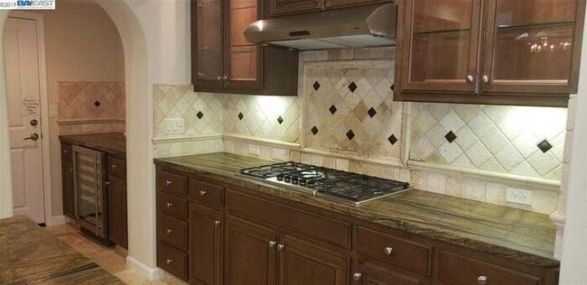 Building Photo - LUXURY HOME W SEPARATE IN LAW Suite