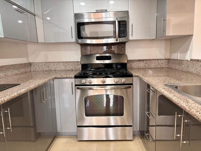 Building Photo - Welcome to 955 Figueroa Terrace.