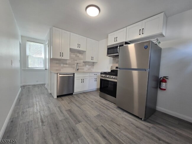Primary Photo - 128 1st St