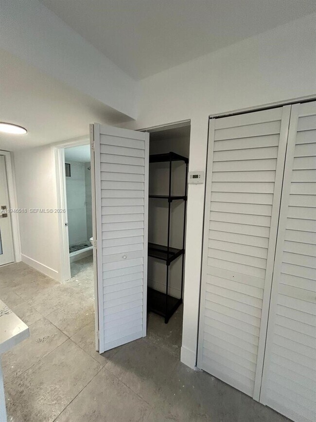 Building Photo - 1666 West Ave