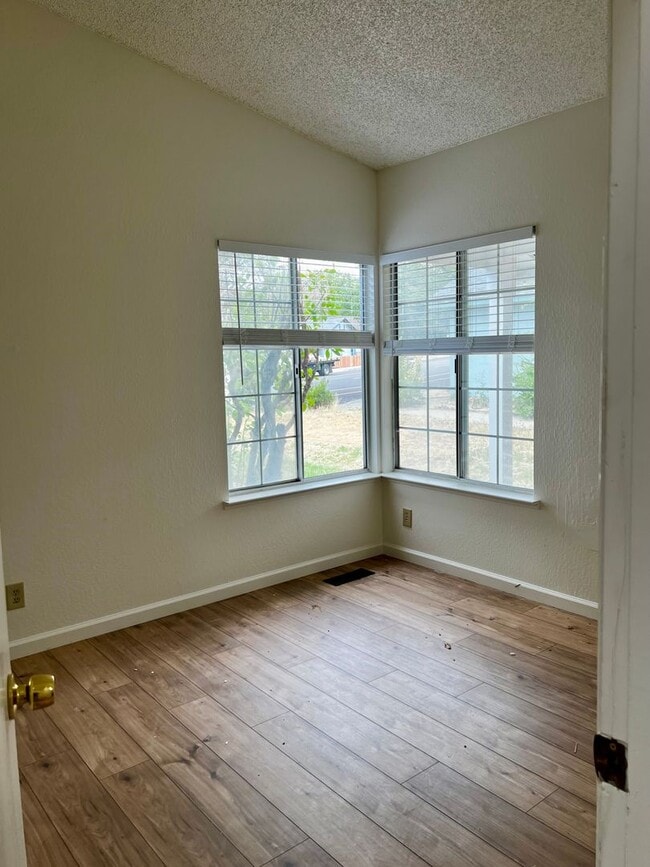 Building Photo - 1411 Ambassador Drive - Located in Northwe...