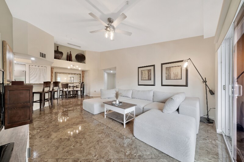 Building Photo - 2005 SE 10th Ave