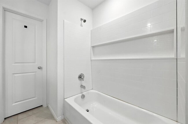Building Photo - 2733 Slatewood Dr