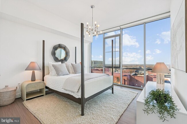 Building Photo - 930 Rose Ave