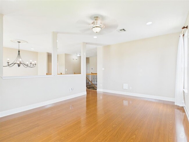 Building Photo - 2504 Alexander Ct