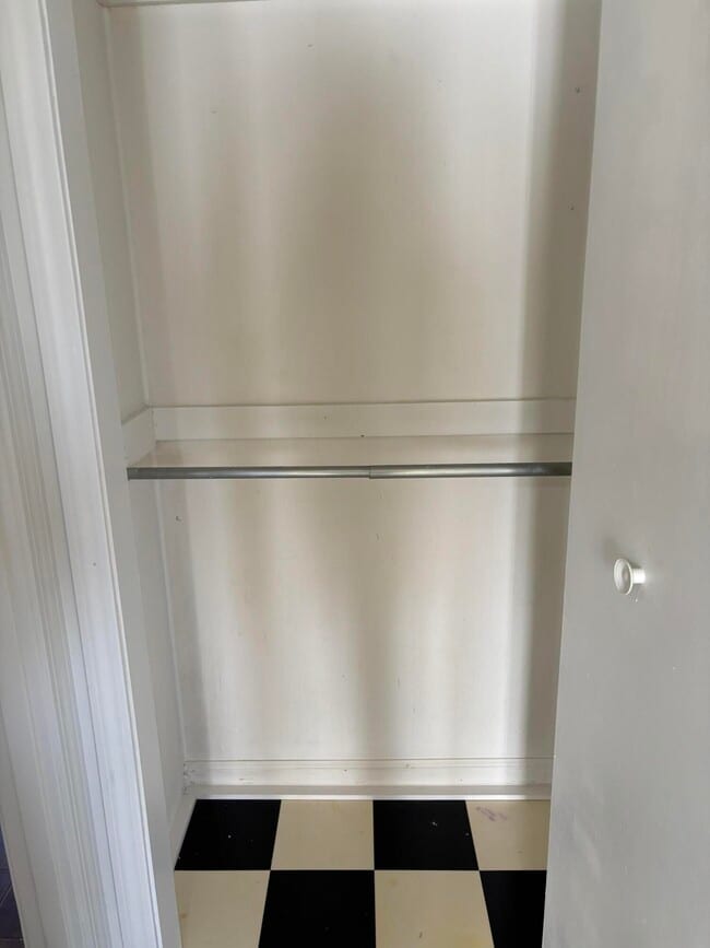 Building Photo - 107 Orange St