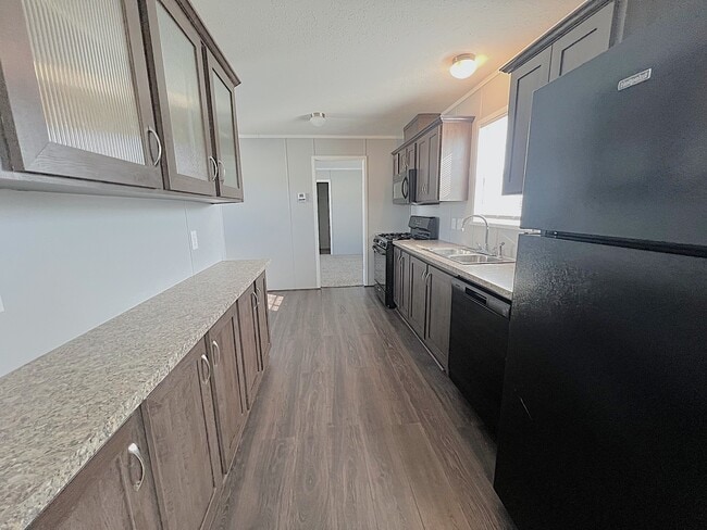 Building Photo - 16731 Fall River Rd