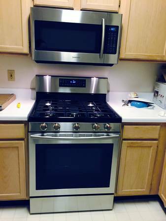 stainless appliances - 12000 Taliesin Pl
