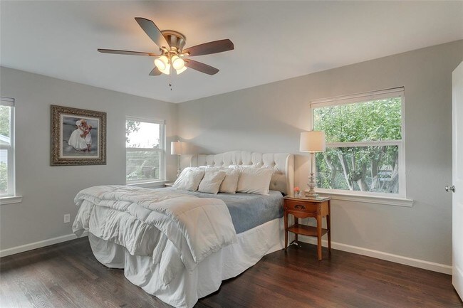 Building Photo - 847 Peavy Rd