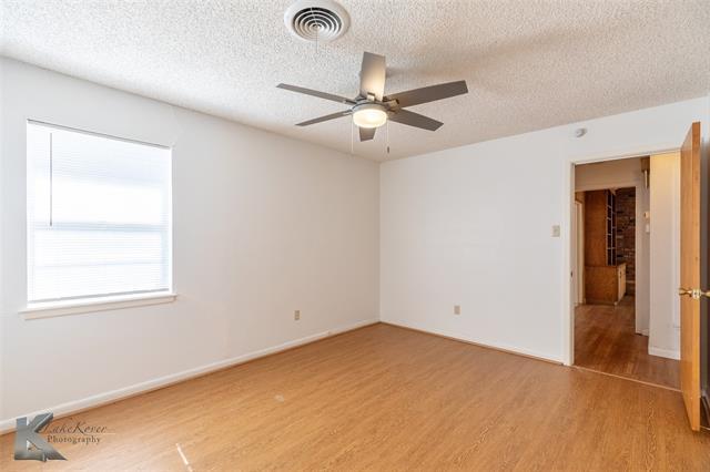 Building Photo - 3642 Hi-Vu Dr