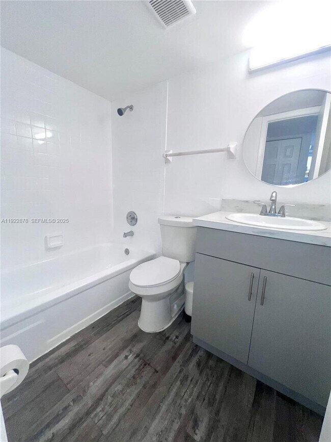 Building Photo - 6715 W 26th Dr