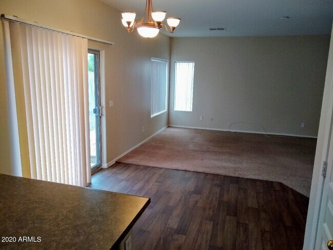 Building Photo - 11392 W Mountain View Dr