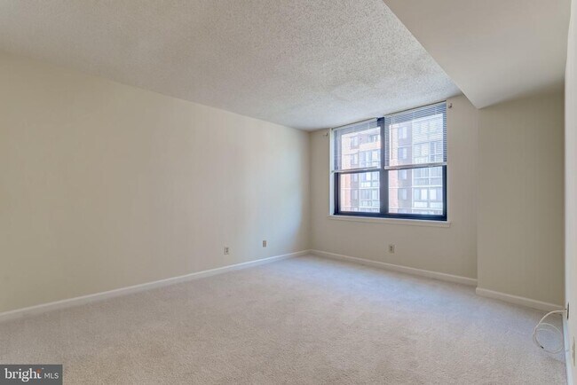 Building Photo - 1200 Braddock Pl