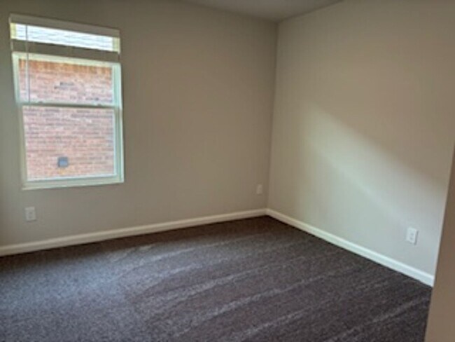 Building Photo - NEW HOME~!