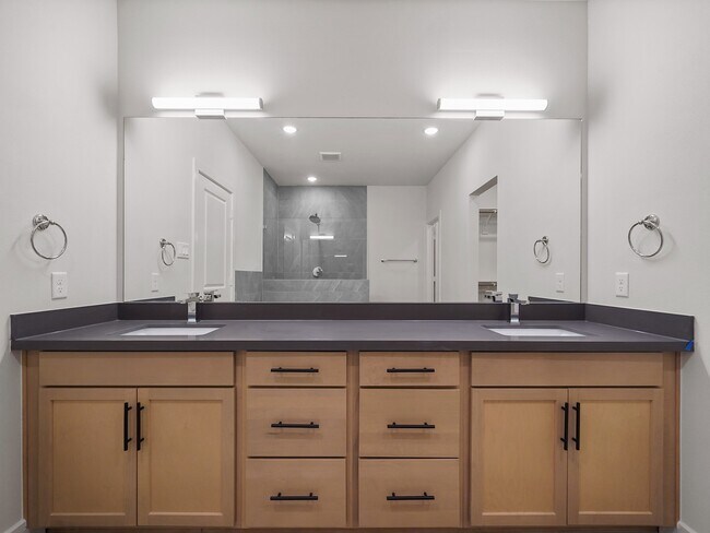 Building Photo - 1518 Colonial Gorge Dr