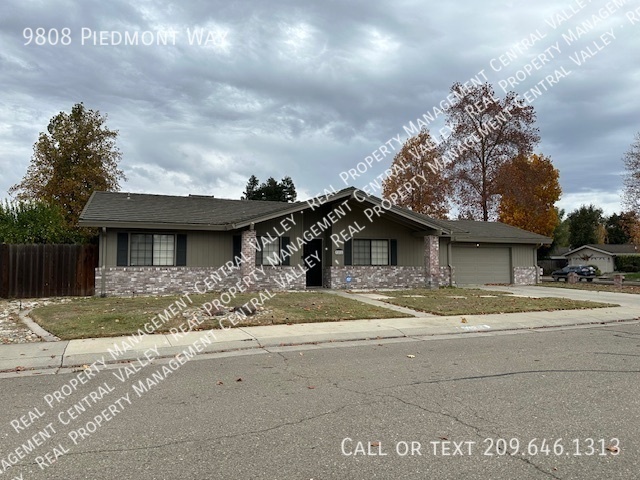 Building Photo - North Stockton 3 Bedroom 2 Bath Home."Comm...