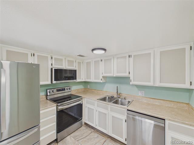 Building Photo - 12610 Elm St