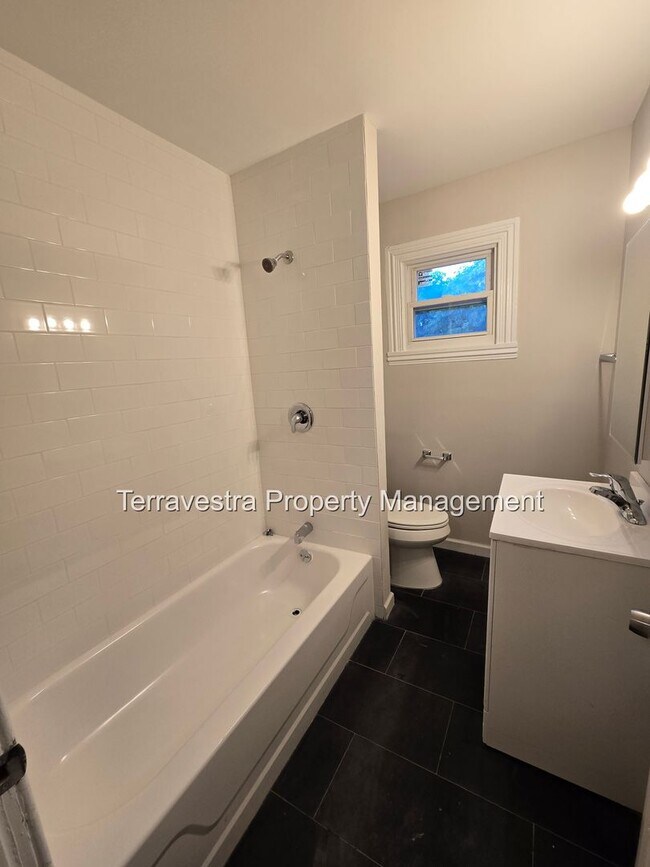 Building Photo - 321-323 South 5th Street