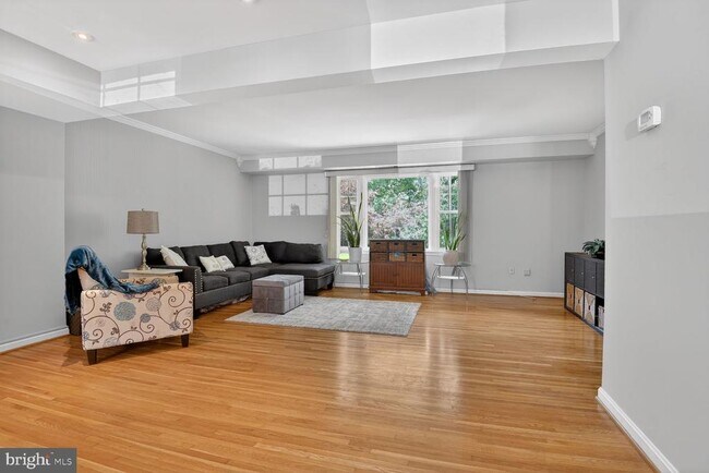 Building Photo - 7716 Tiverton Dr