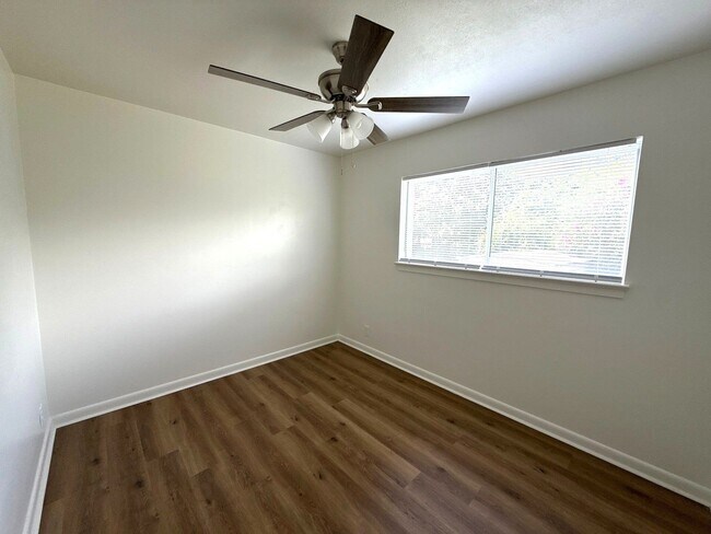 Building Photo - 1035 Kirkland Dr