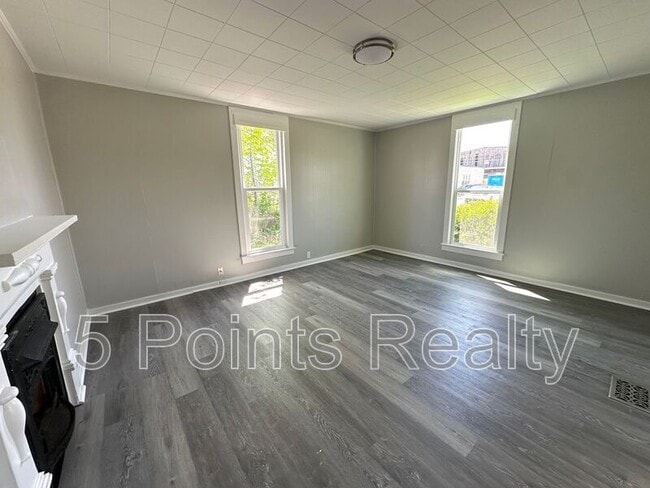 Building Photo - 1102 Batts Blvd