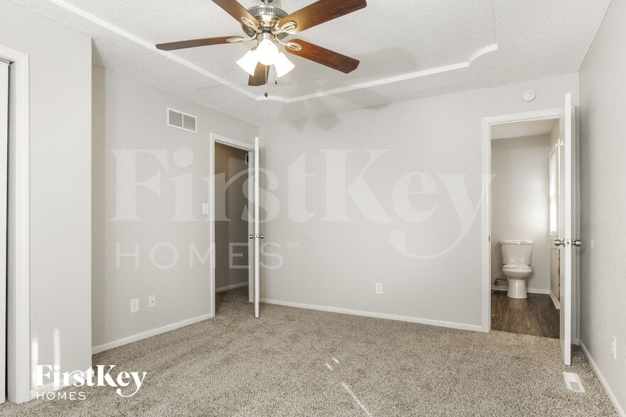 Building Photo - 16905 Lea Ave