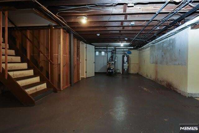 Building Photo - 664 Harristown Rd