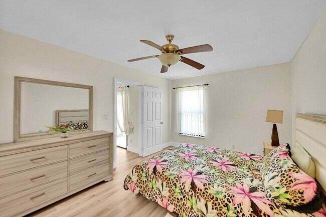 Building Photo - 9503 Boca Cove Cir
