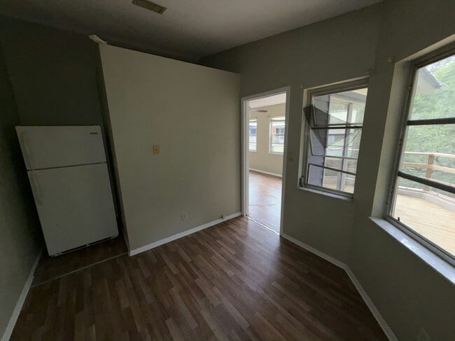 Building Photo - 2141 E Camp N Comfort Ln