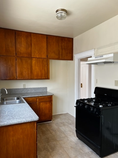 Kitchen - 959 N Wilton Pl