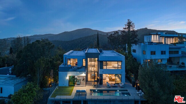 Building Photo - 1172 Linda Flora Dr