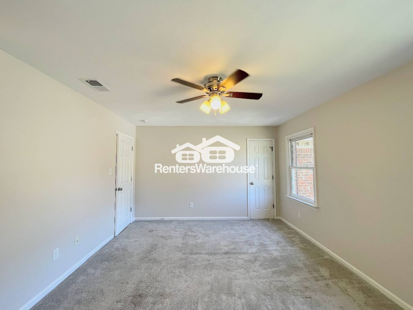 Building Photo - 447 San Roman Dr