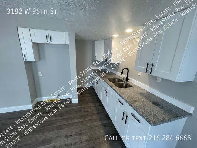 Building Photo - 3182 W 95th St