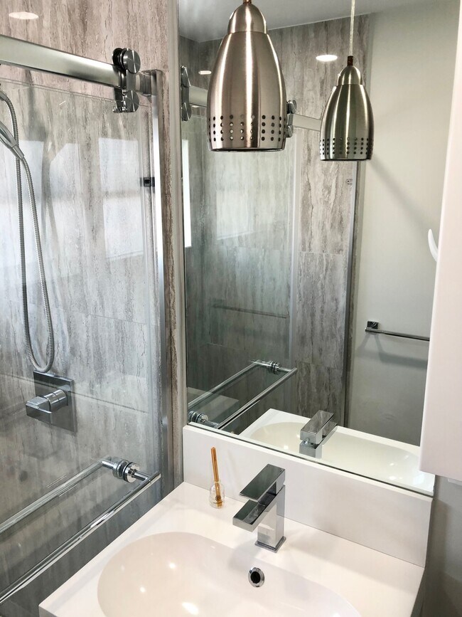 Building Photo - 1702 Hermosa Ave