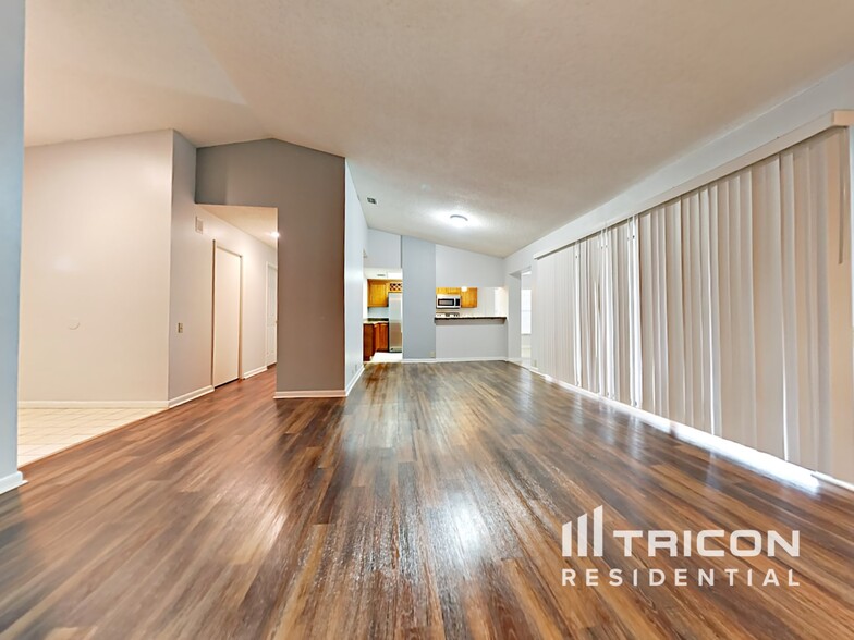 Building Photo - 2612 Bridle Dr