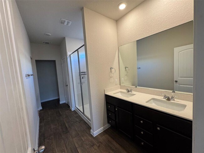 Building Photo - 14013 Levy Ln