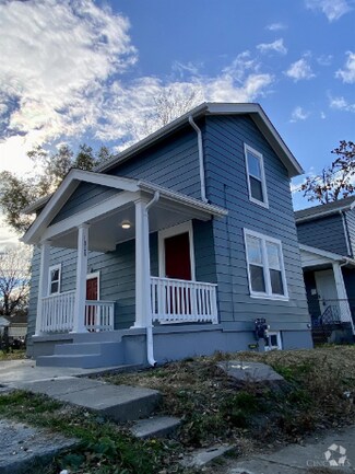 Building Photo - 2 Bedroom, 1 Bath Home in the Heart of Mid...