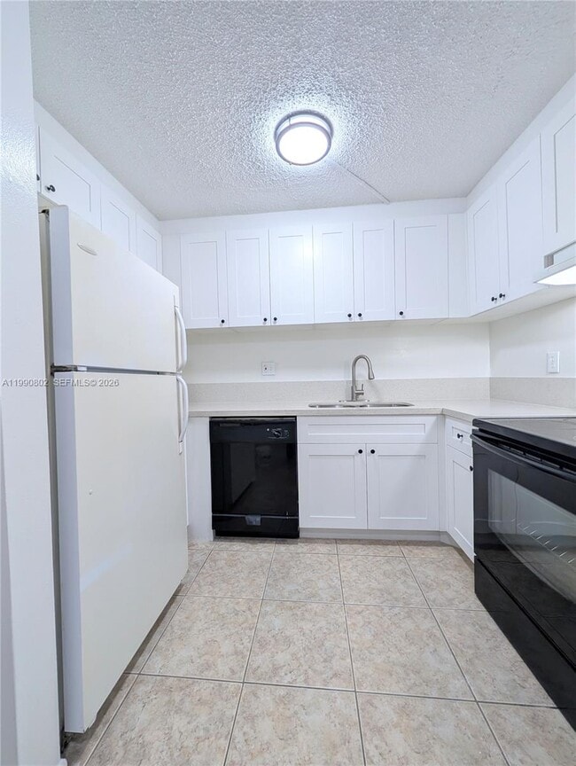 Building Photo - 11394 Royal Palm Blvd