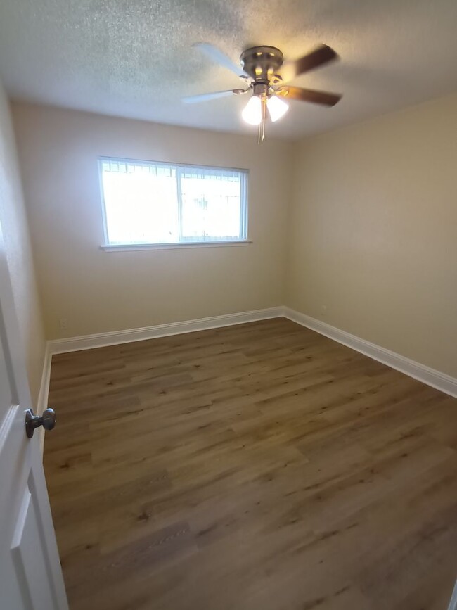 Building Photo - Welcome to SkyView Villa & Somerset Apartm...
