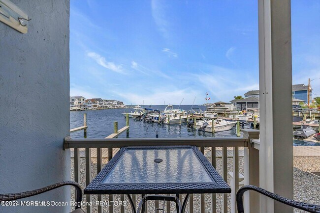 Building Photo - 1919 Bay Blvd