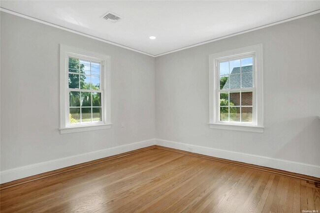 Building Photo - 92 Hillside Ave