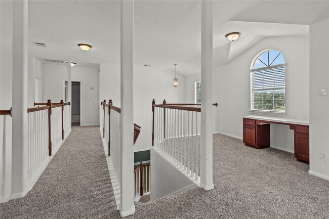 Building Photo - 518 Saffron Ct