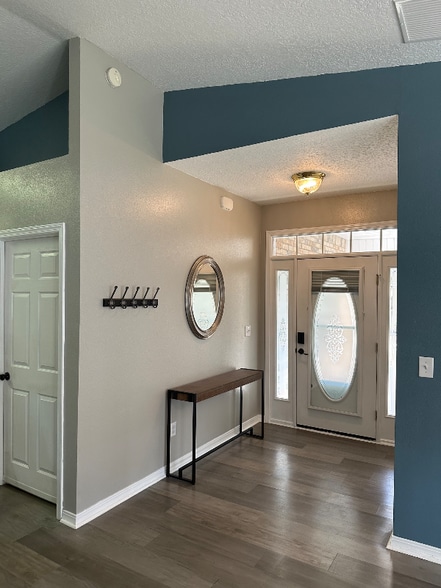 Building Photo - 6347 Ironside Dr S